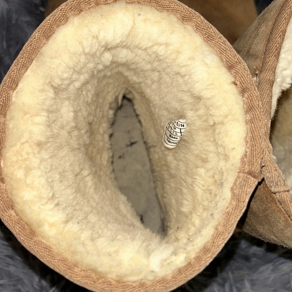 Ugg | Classic Short Chestnut Boot - Picture 3 of 6